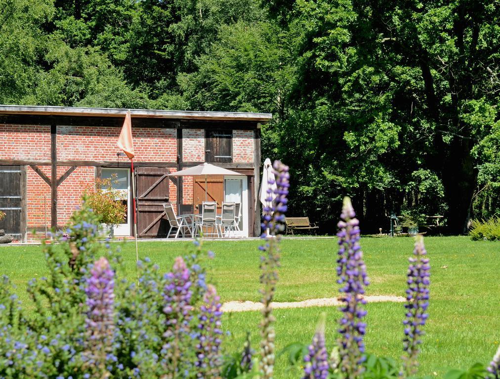 Bed and Breakfast Domaine de La Mésange Le Mesnil-Durand Exterior foto